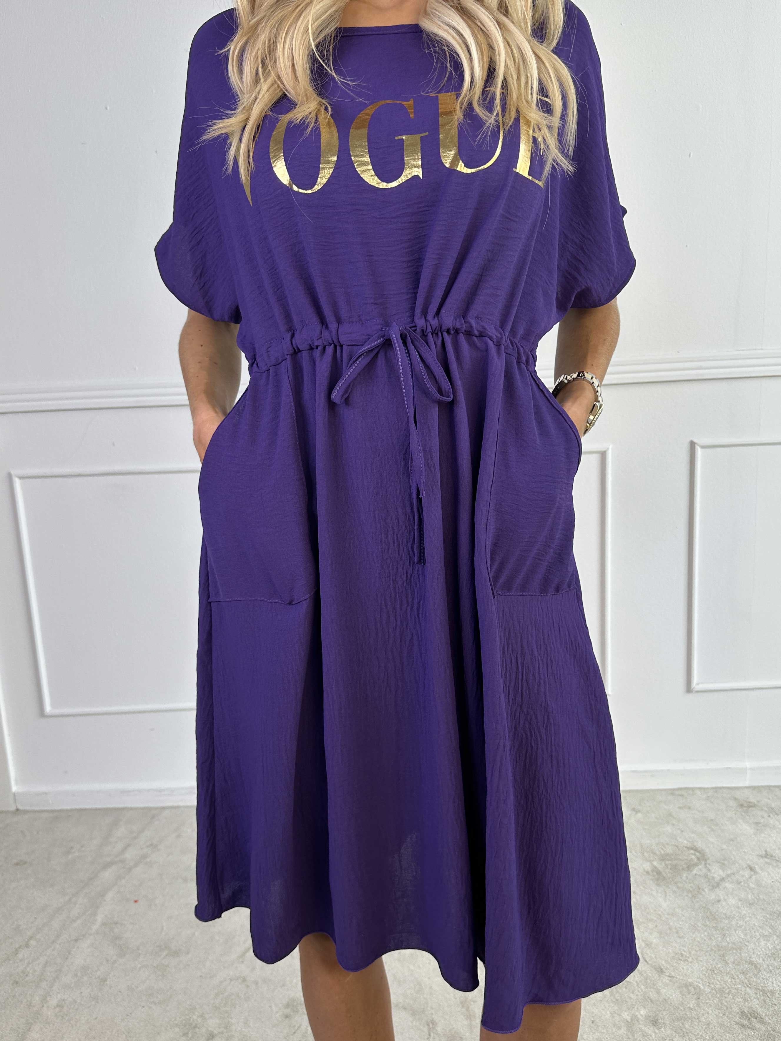 Ada - Sød kjole med vogue henover brystet